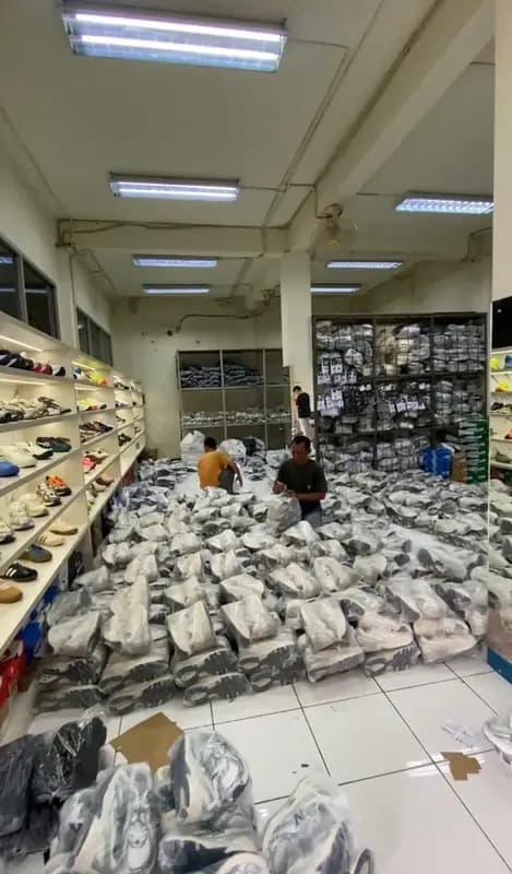 Foto produk 2 dari supplier rumahsepatuofficial_real
